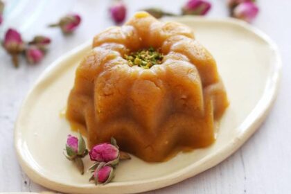 طرز تهیه حلوا خوشمزه و لطیف با طعمی دلنشین و عطری بی‌نظیر