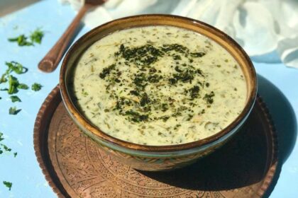 طرز تهیه آش دوغ سنتی به روش خانگی