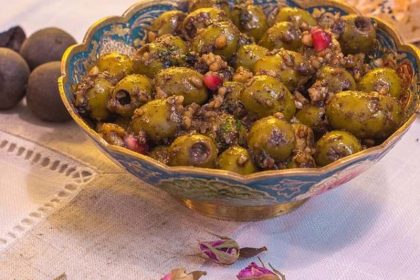 طرز تهیه زیتون پرورده خوشمزه و اصیل شمالی