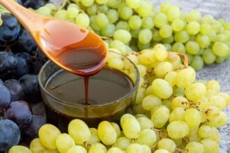 طرز تهیه شیره انگور خانگی | طبیعی، غلیظ و بدون مواد نگهدارنده